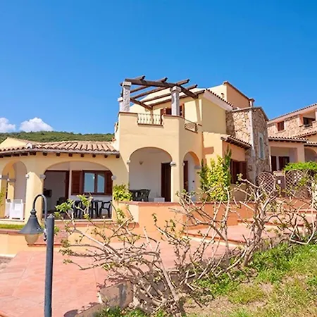Aparthotel Isa-residence With Swimming Pool Near Budoni