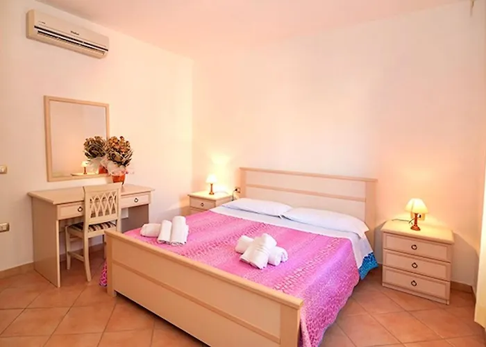 Isa-residence With Swimming Pool Near Апарт-отель