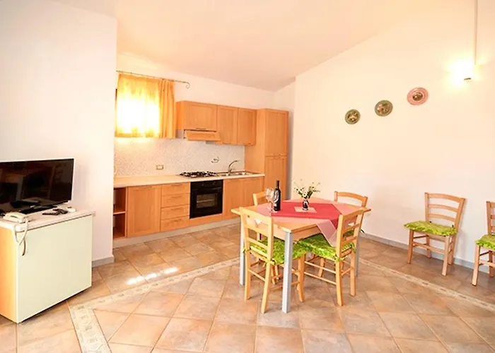 Isa-residence With Swimming Pool Near Будони